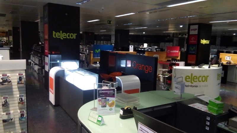 Installation de mobilier d'exposition