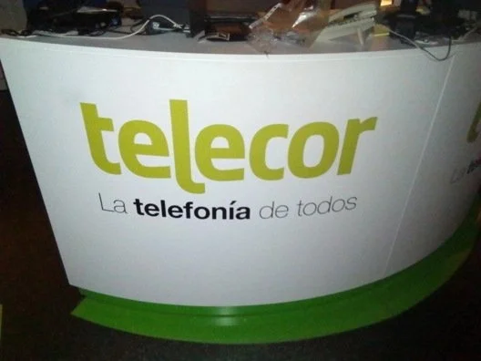 Montage de meubles pour téléphones