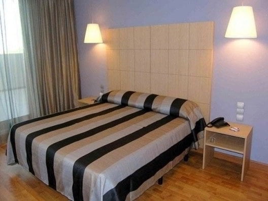Contract Instalación y ajuste de Mobiliario de Hostelería a Nivel Nacional Instalación y ajuste de Mobiliario de Hostelería a Nivel Nacional