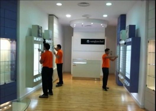 Contract Instalación de rótulos y señalética en oficinas centros comerciales y franquicias Instalación de rótulos y señalética en oficinas centros comerciales y franquicias