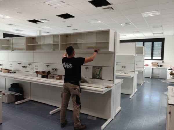 Contract Servicio de Instalación de Mobiliario de Laboratorio para Empresas o Fabricantes Servicio de Instalación de Mobiliario de Laboratorio para Empresas o Fabricantes