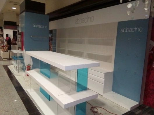 Montaje de mobiliario para el corte inglés