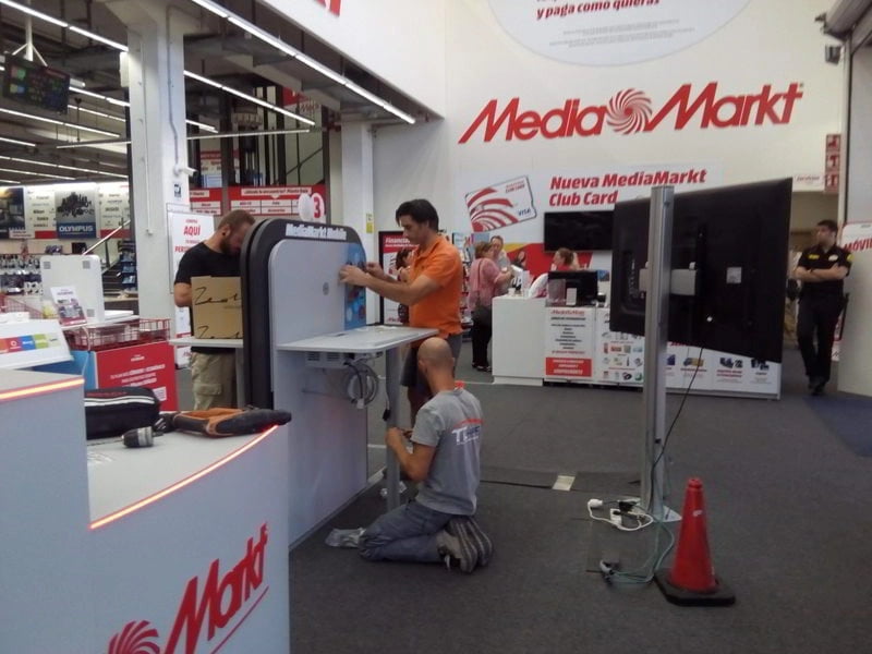 Montaje de mobiliario en media markt